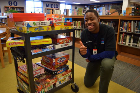 Midlo Library and STEM Club Bring the Fun