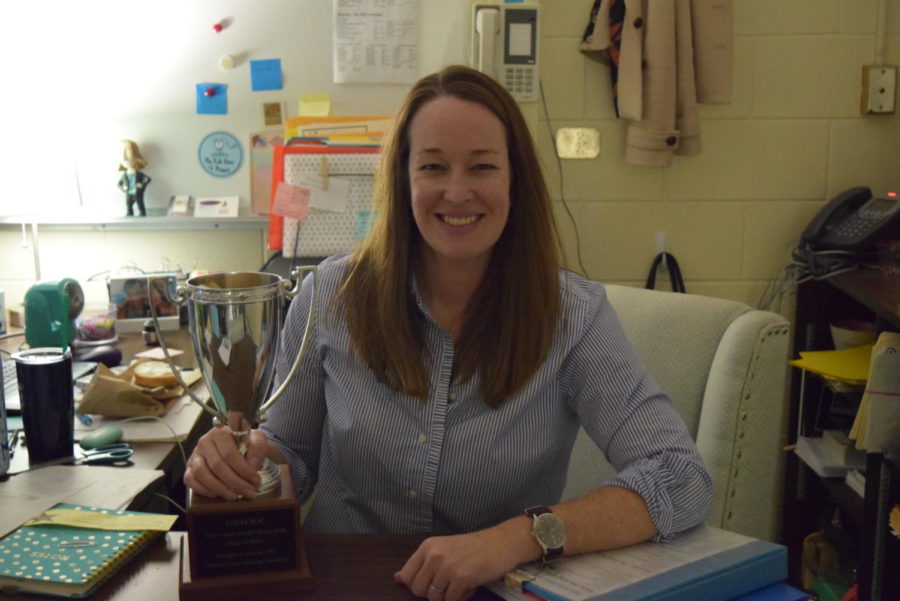 Mrs. Elizabeth Morris celebrates her Teachers Recognizing Teachers award.