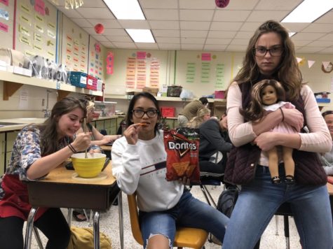 Seniors Recreate Rib-Ticklers