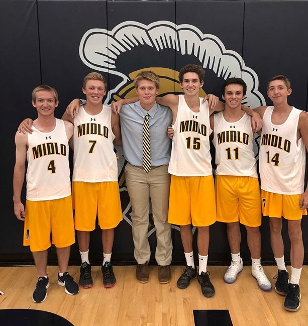 The+Midlothian+High+School+Boys+Volleyball+Team%2C+Class+of+2019+%28not+pictured%3A+Lucas+Chazo+and+Cody+Cantrell%29.