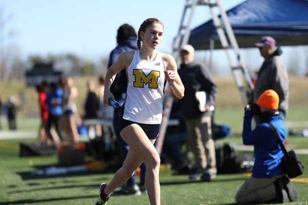 Sophomore+Caroline+Bowe+leads+off+the+4x800+meter+relay+for+Midlo+at+the+Brian+Watkins+Invitational.