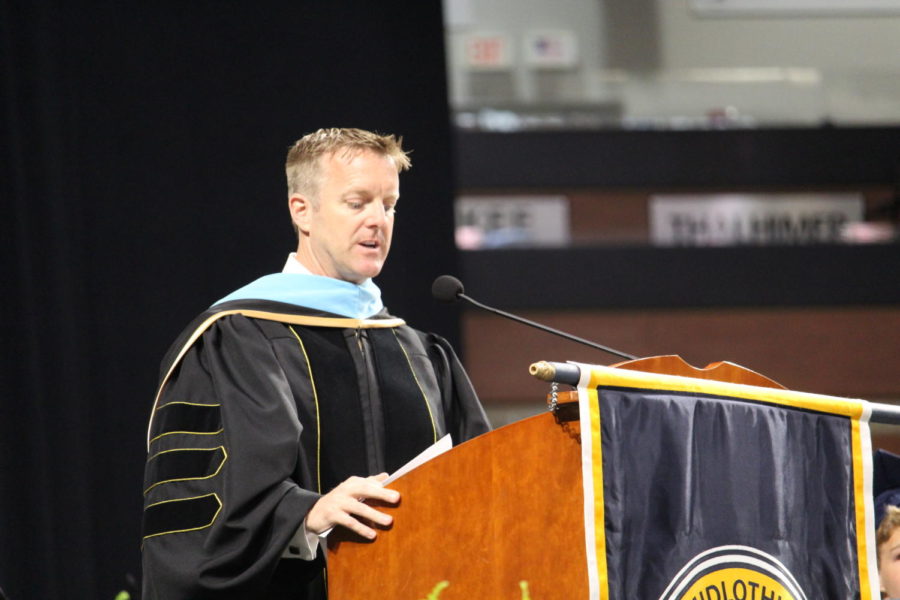 Dr. Shawn Abel leads the Midlothian community at the Class of 2019 Graduation.