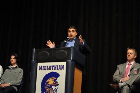 Seniors turn the page to begin final high school chapter