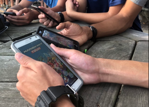 Mario Kart Tour races through the phones of Midlo students