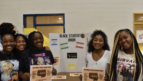 Students get involved at the Club Fair