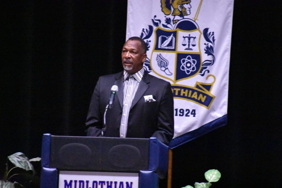Calvin Anthony Ducan inspires the seniors at convocation. 
