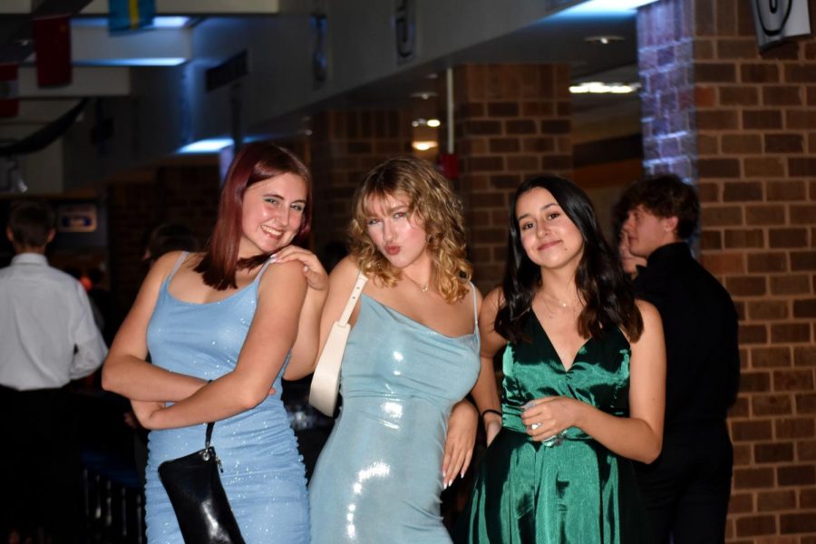 Students dance the night away at a Starry Night Homecoming 