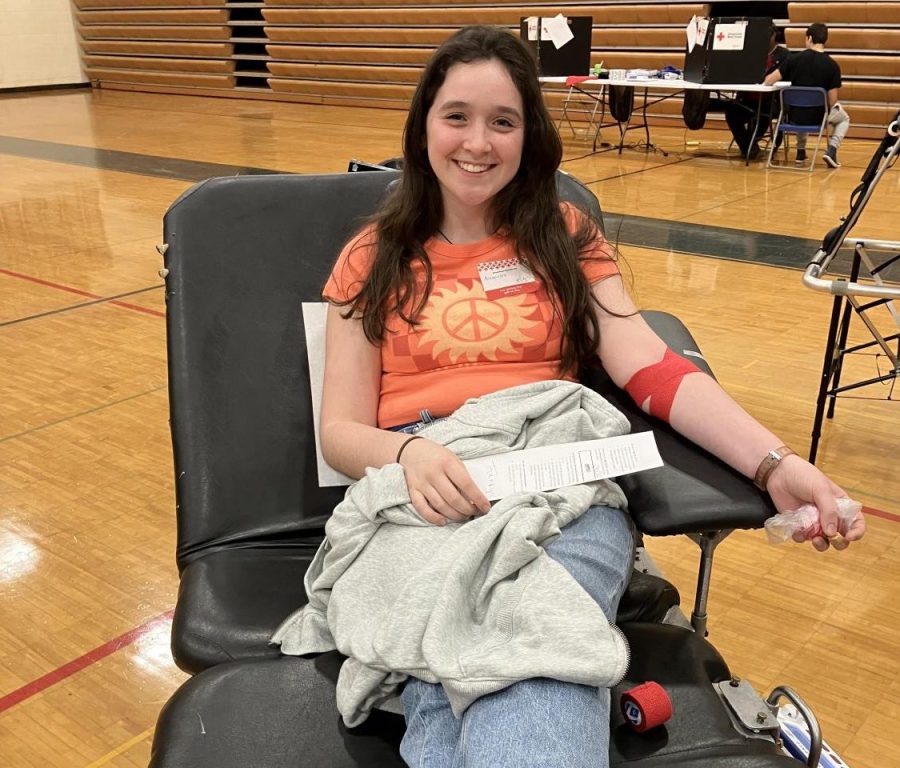 Alex+Kimball%2C12%2C+donates+a+pint+of+blood%2C+later+passing+out+in+her+government+class.